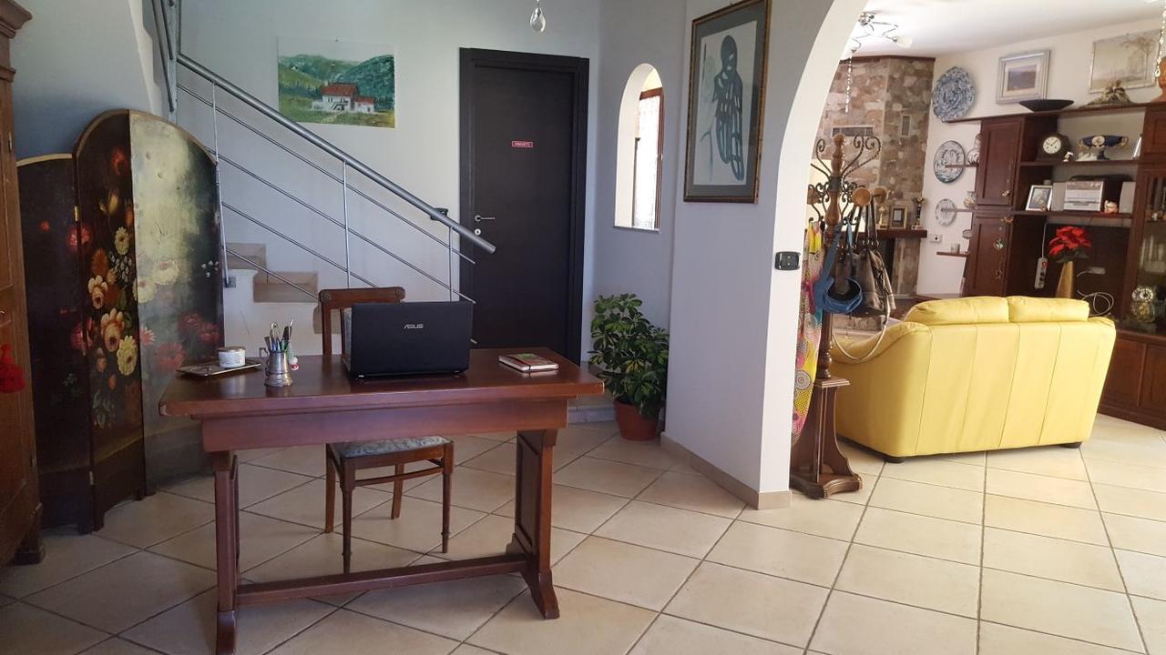 B&B La Taverna Degli Angeli Vezzi Portio ภายนอก รูปภาพ