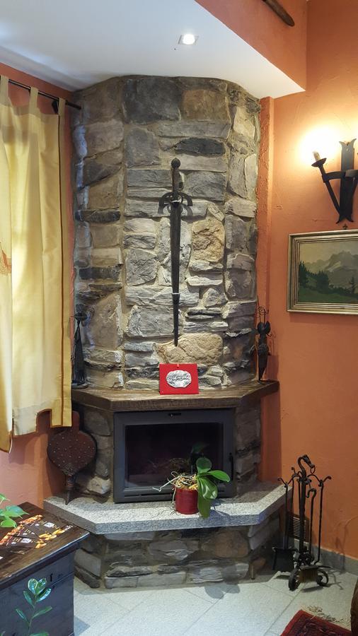 B&B La Taverna Degli Angeli Vezzi Portio ภายนอก รูปภาพ
