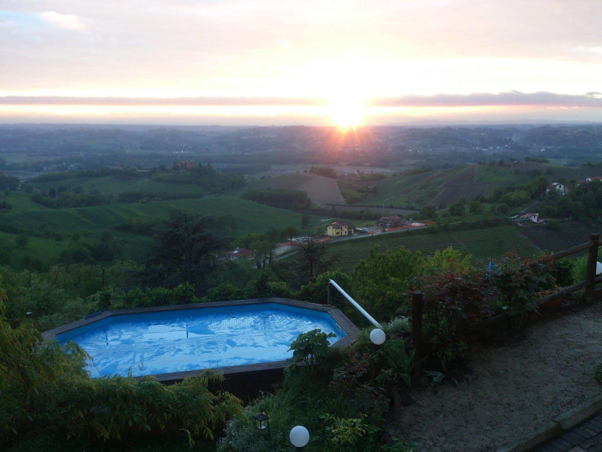 B&B La Taverna Degli Angeli Vezzi Portio ภายนอก รูปภาพ
