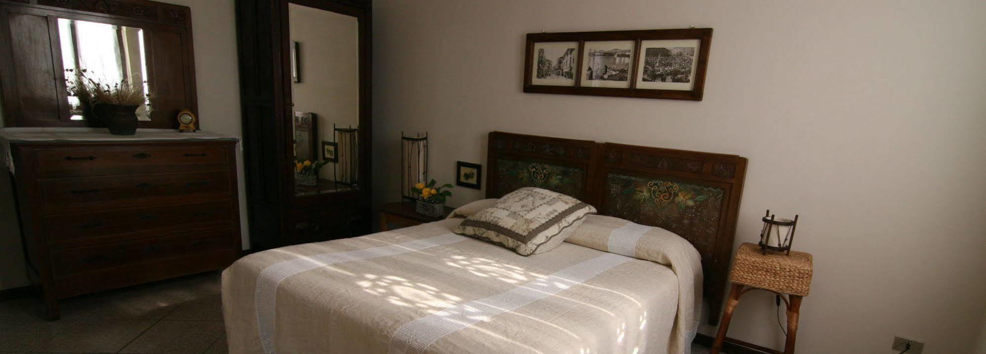 B&B La Taverna Degli Angeli Vezzi Portio ภายนอก รูปภาพ