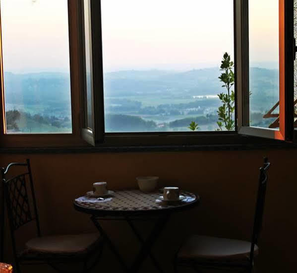 B&B La Taverna Degli Angeli Vezzi Portio ภายนอก รูปภาพ