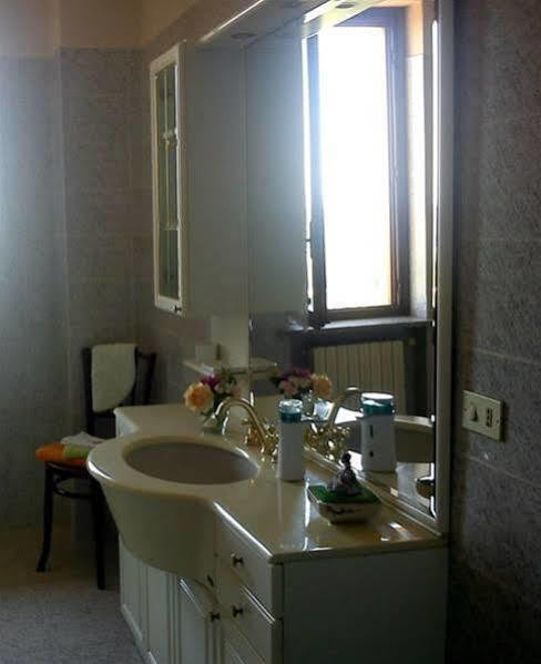 B&B La Taverna Degli Angeli Vezzi Portio ภายนอก รูปภาพ