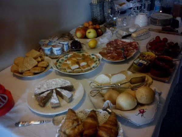 B&B La Taverna Degli Angeli Vezzi Portio ภายนอก รูปภาพ